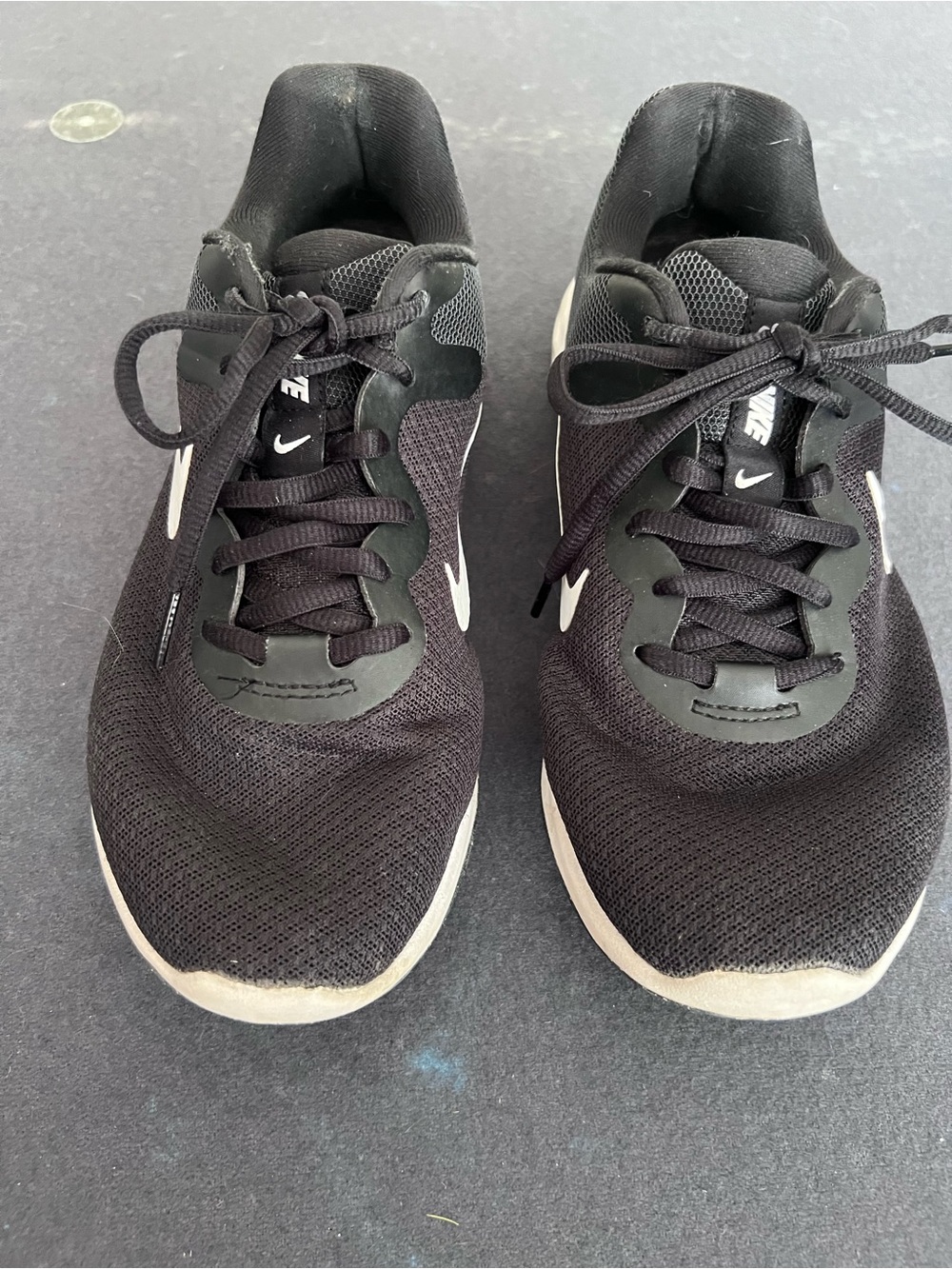Nike Ladies size 8 1/2 tennis shoe